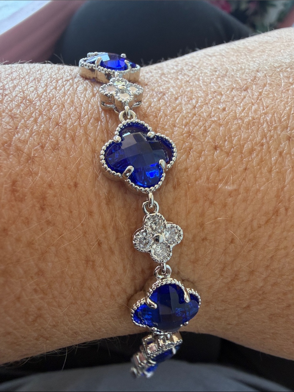 Silver Bracelet with Royal Blue Clover Stones & crystal in-between - Picture 3 of 4